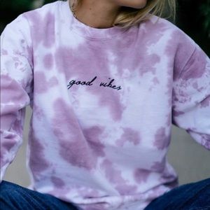 Super cute good vibes tie dye sweatshirt!! 💜